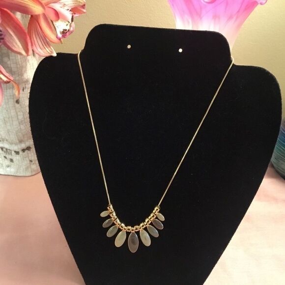 Goldtone Snake Chain with Green Pedals - Picture 4 of 6